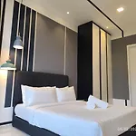 Rr Home Stay At The Robertson