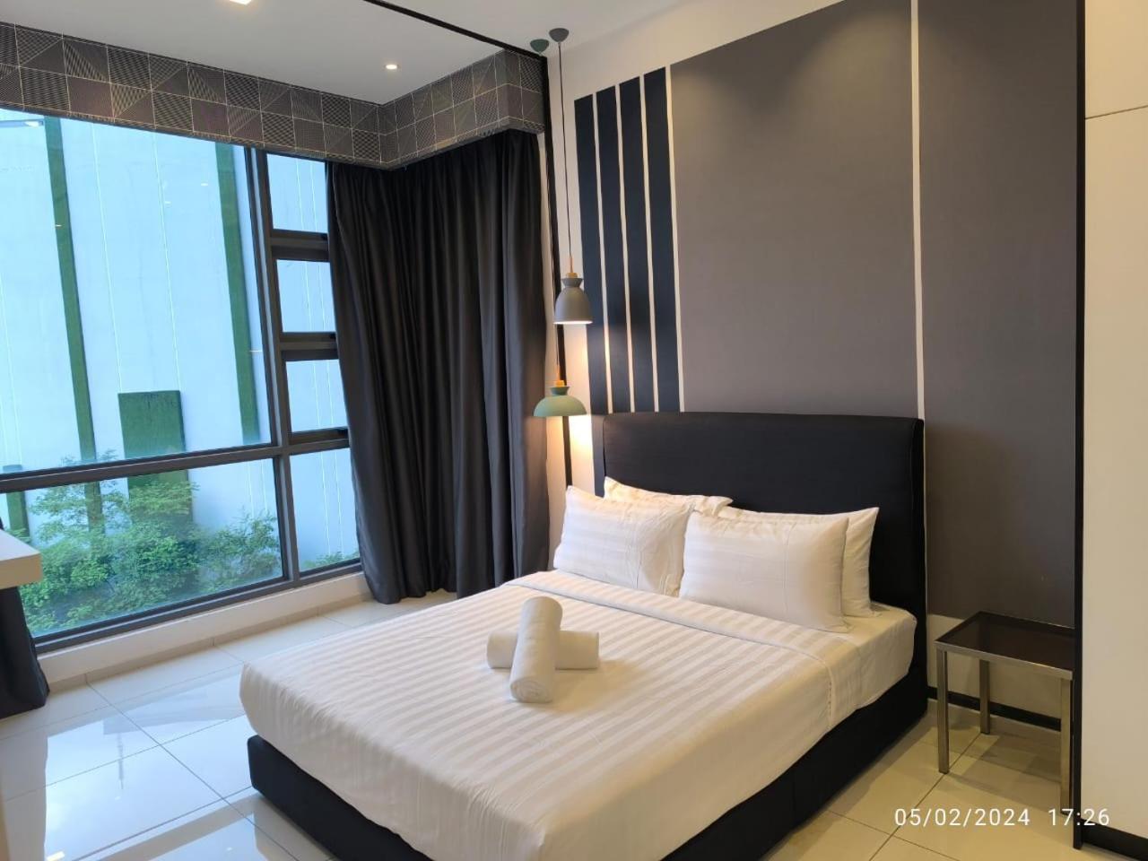 Rr At The Robertson Pangsapuri Kuala Lumpur